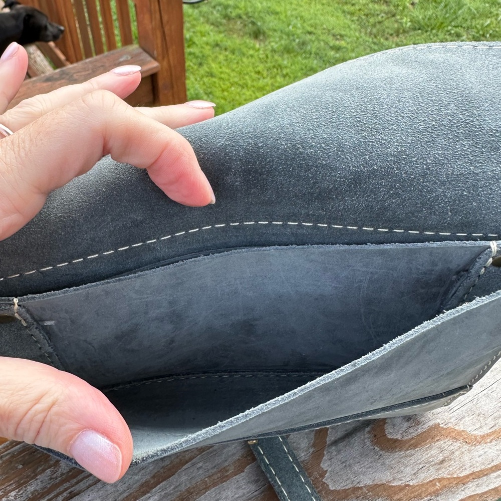 Portland Leather Envelope Convertible Crossbody Bag - Picture 4 of 5